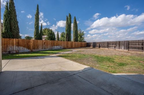 2009 Carlsbad Caverns Ct, Newman CA  95360-9635 exterior