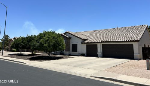 4545 Dartmouth St, Mesa, AZ 85205-6335