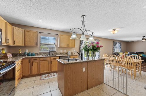 866 Abingdon Ave, Fort Pierce FL  34953-2861 exterior