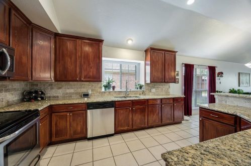 5516 Buckskin Dr, Frisco, TX 75056-3819