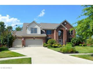21492 Oakhurst Ln, Cleveland, OH 44149-4898
