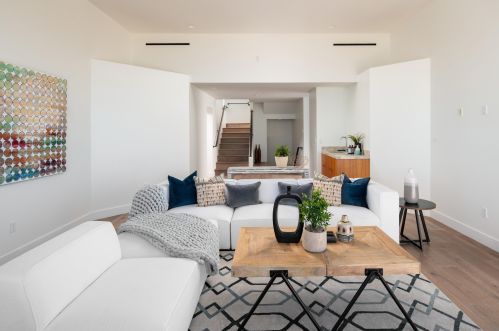 3535 Riviera Dr, San Diego CA 92109-6641 exterior