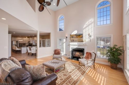 409 Beverwyck Rd, Parsippany NJ  07054-1537 exterior