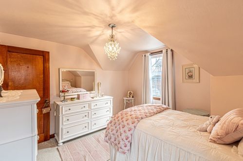 453 Riverview Dr, New Kensington PA  15068-5936 exterior