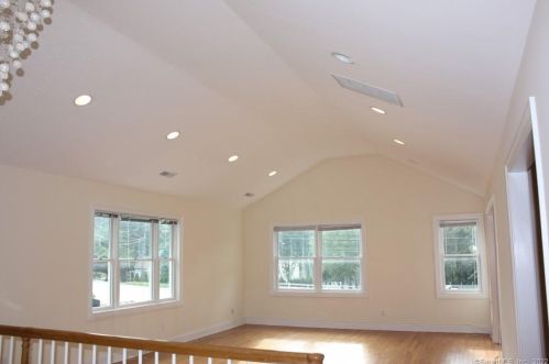 679 High Ridge Rd, Stamford, CT 06905-2304