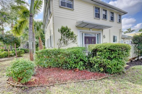 1920 Spanish Trl, Delray Beach, FL 33483-4984