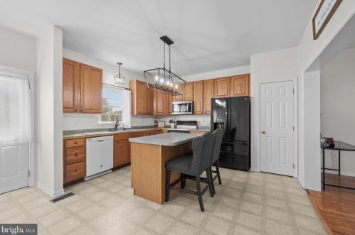 106 Marble House Dr, Bear DE  19701-4028 exterior