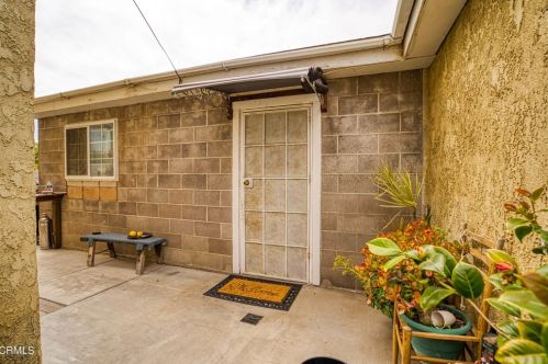 4973 Strickland Dr, Oxnard CA  93036-1052 exterior