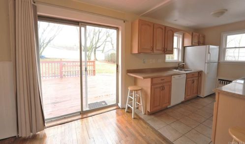 16 Forest Ave, Crotonville NY  10562-3624 exterior