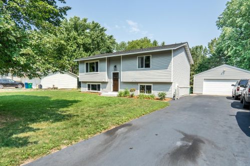 1777 Center St, Lino Lakes, MN 55038-9757