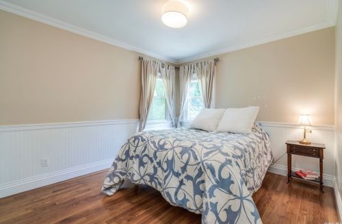 9 Doris Ct, Northport NY  11768-2000 exterior