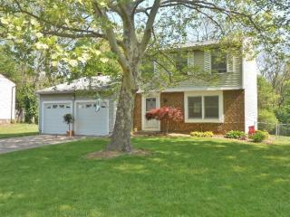 874 Bradford Ct, Cincinnati, OH 45233-1445