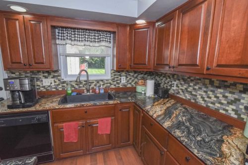 8883 Valley Circle Dr, Florence KY  41042-9523 exterior