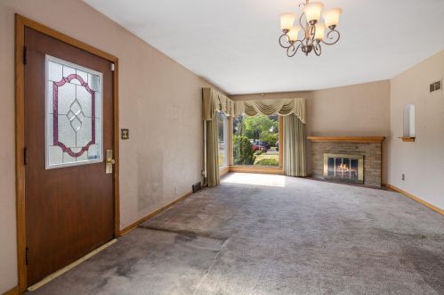 1022 Losey Blvd, La Crosse, WI 54601-6002