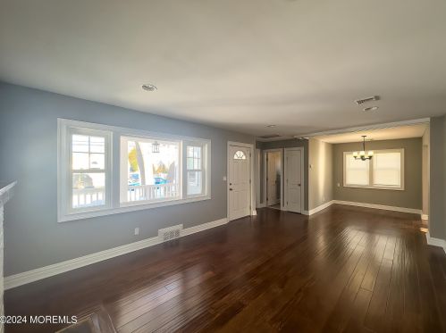 228 20th Ave, Bricktown, NJ 08724-1731