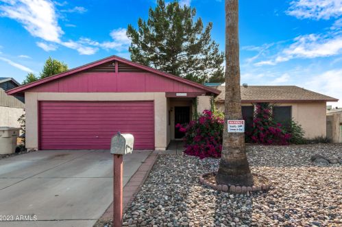 8626 53rd Ave, Glendale, AZ 85302-4808
