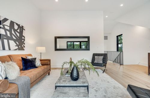 4915 Western Ave, Washington DC  20016-4319 exterior