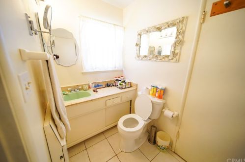 2402 Sycamore St, Anaheim CA  92806-3021 exterior