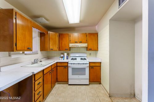 1410 Iowa Dr, Tucson, AZ 85706-1413