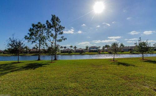 14658 Fern Lake Ct, Naples, FL 34114-8670