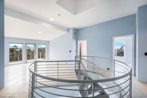 4150 Dingman Dr, Sanibel FL 33957-5107 exterior