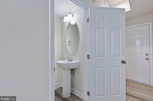 1010 Wicklow Dr, Fredericksburg VA  22401-2722 exterior