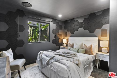 5254 Buffalo Ave, Van Nuys CA  91401-5929 exterior