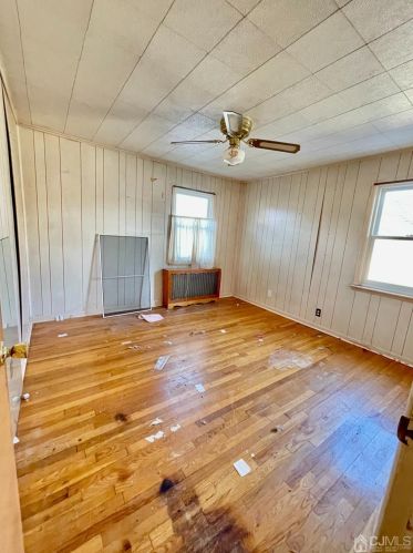 201 Campbell St, Woodbridge NJ  07095-2305 exterior