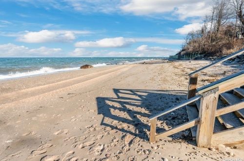 263 Lower Rocky Point Rd, Miller Place NY  11764-1650 exterior