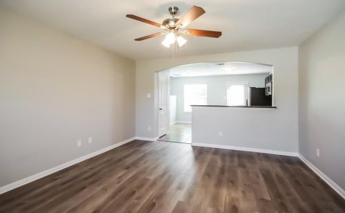 261 Kellyn Ct, Conroe TX  77306-6341 exterior