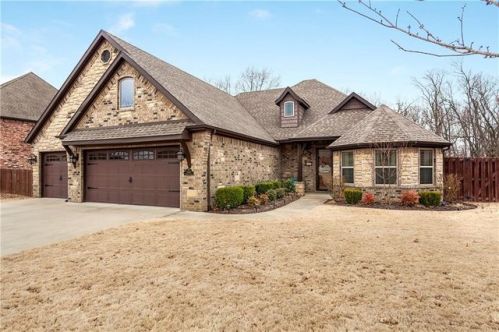 1040 Hunters Pointe, Bentonville, AR 72712-9418