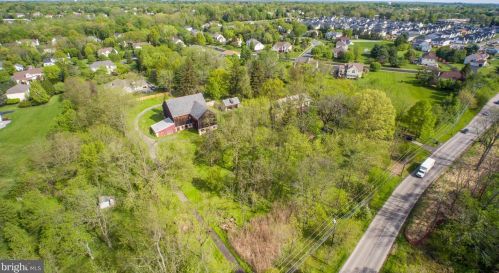 1704 Dreshertown Rd, Dresher PA  19025-1303 exterior