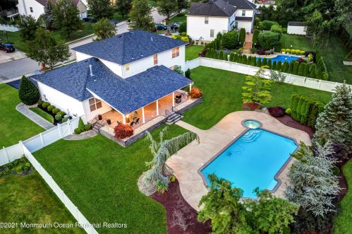 142 Serpentine Dr, Morganville NJ  07751-1400 exterior