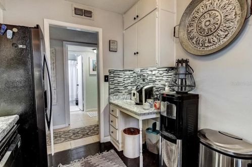 4046 Floramar Ter, New Port Richey FL 34652-3167 exterior