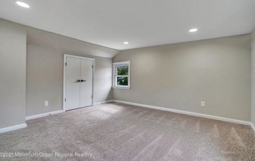 226 Davis Ave, Lacey NJ  08731-3519 exterior