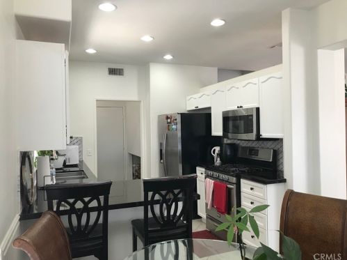 30422 Daisy Ct, Santa Clarita CA  91384-3779 exterior