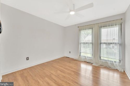 176 Canterbury Ct, East Windsor NJ  08520-5536 exterior