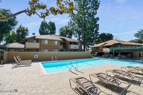 4573 Alamo St, Simi Valley CA  93063-1791 exterior