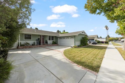 6880 10th St, Long Beach CA  90815-4930 exterior