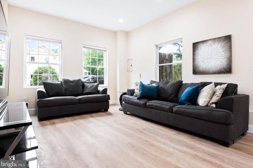 3010 Rosemary Ln, Falls Church VA  22042-1840 exterior