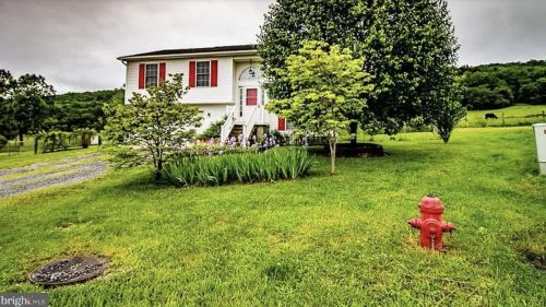 150 Mulberry Ln, Wardensville, WV 26851-8700