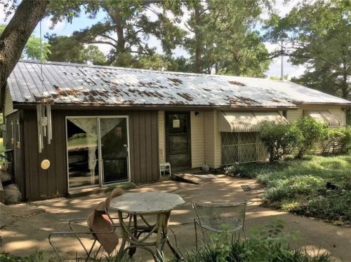 100 Gray St, Chita, TX 75862-6061