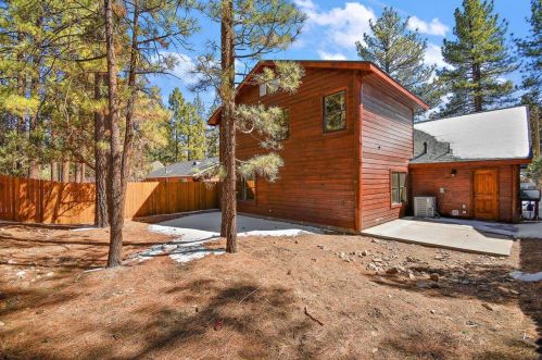 305 North Shore Dr, Big Bear City CA  92314-9792 exterior