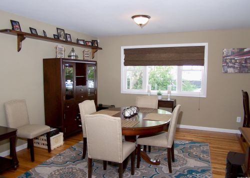 16 Avondale Dr, South Setauket NY  11720-2836 exterior