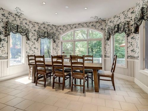 63 Salierno Rd, Tuxedo Park NY  10987-4712 exterior