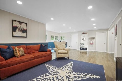 5 Highview Ter, Somers Town NY  10589-2800 exterior