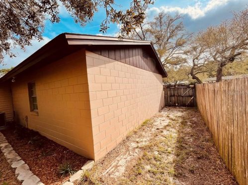 581 Blue Springs Ct, Orange City FL  32763-6444 exterior