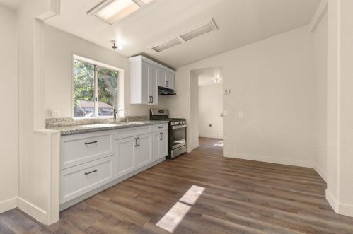 303 Washington St, Modesto CA  95351-2837 exterior