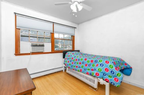 495 Delaware Ave, North Lindenhurst NY  11757-3410 exterior