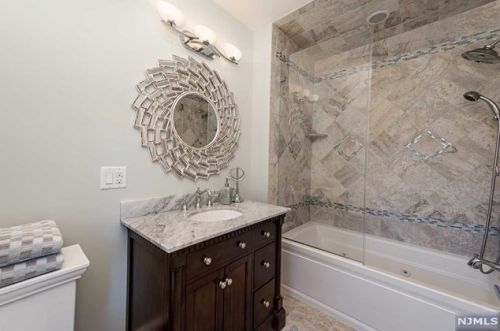 243 Glen Pl, Franklin Lakes NJ  07417-2707 exterior